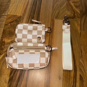 Checkered wrist wallet